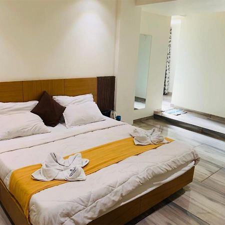 Shree Murlidhar Guest House Surat Dış mekan fotoğraf