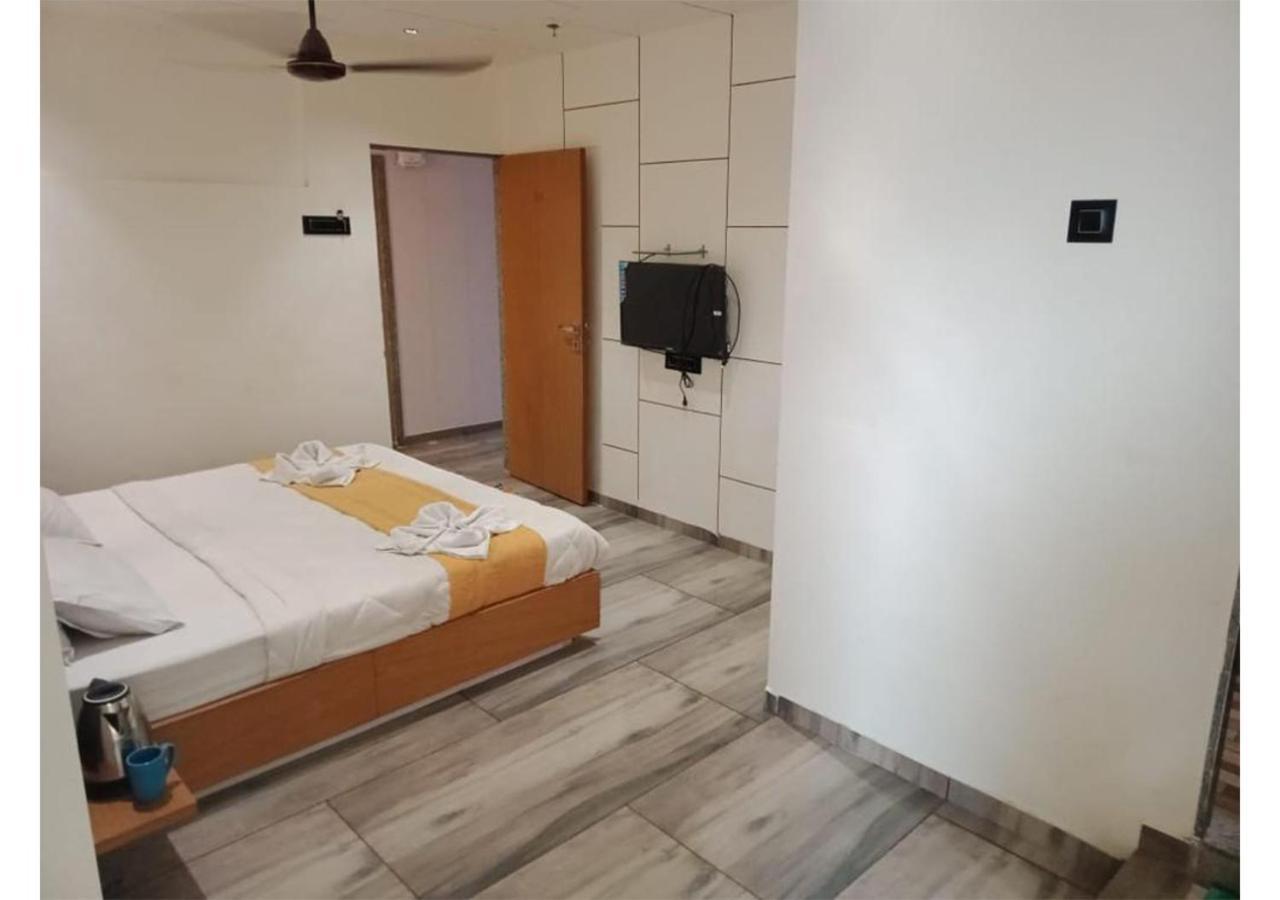 Shree Murlidhar Guest House Surat Dış mekan fotoğraf